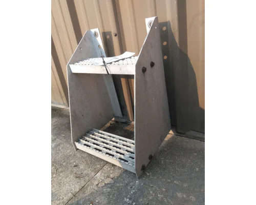 INTERNATIONAL 9200I FRAME STEP
