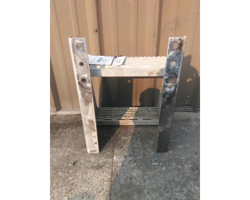 INTERNATIONAL 9200I FRAME STEP