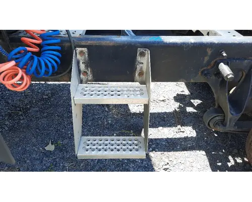 INTERNATIONAL 9200I FRAME STEP