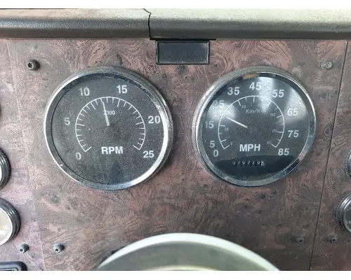 INTERNATIONAL 9200I GAUGE CLUSTER