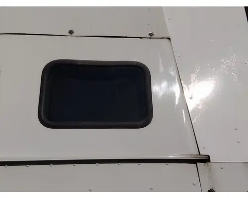 INTERNATIONAL 9200I GLASS, SLEEPER