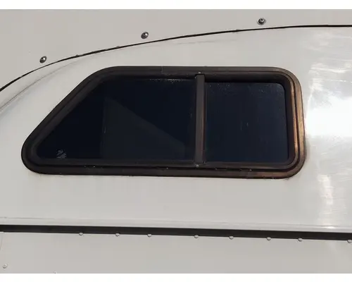 INTERNATIONAL 9200I GLASS, SLEEPER