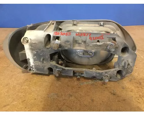 INTERNATIONAL 9200I HEADLAMP ASSEMBLY