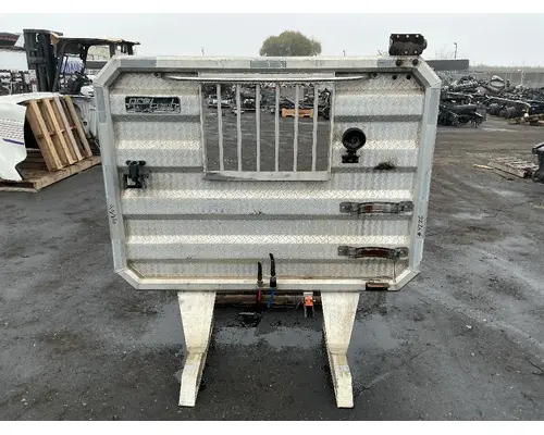 INTERNATIONAL 9200I Headache Rack