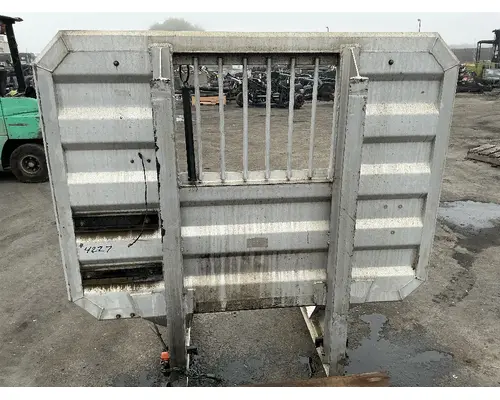 INTERNATIONAL 9200I Headache Rack