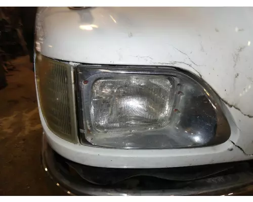 INTERNATIONAL 9200I Headlamp Assembly