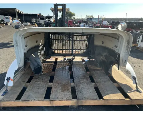 INTERNATIONAL 9200I Hood