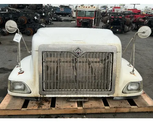 INTERNATIONAL 9200I Hood