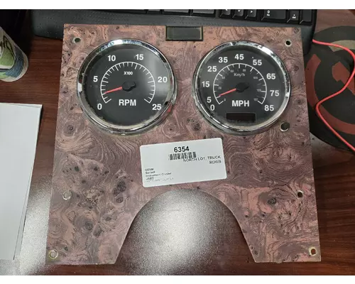 INTERNATIONAL 9200I Instrument Cluster