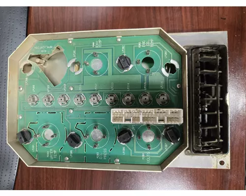 INTERNATIONAL 9200I Instrument Cluster