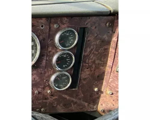 INTERNATIONAL 9200I Instrument Cluster