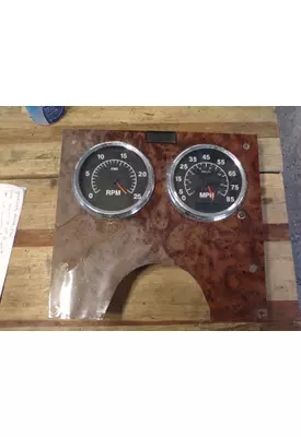 INTERNATIONAL 9200I Instrument Cluster