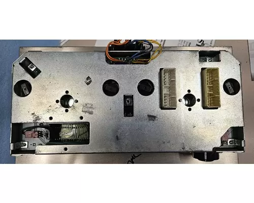 INTERNATIONAL 9200I Instrument Cluster