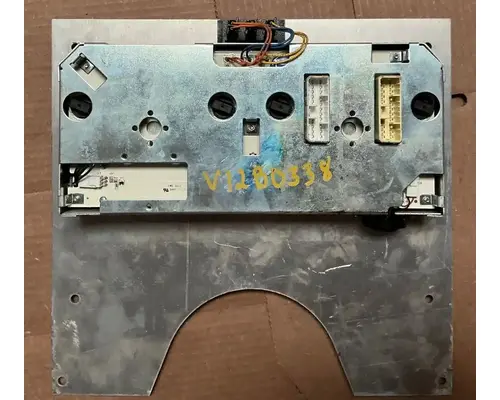 INTERNATIONAL 9200I Instrument Cluster