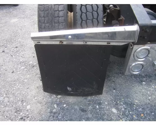 INTERNATIONAL 9200I MUD FLAP HANGER