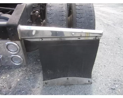 INTERNATIONAL 9200I MUD FLAP HANGER