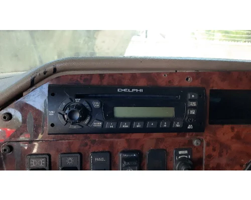 INTERNATIONAL 9200I RADIO AM/FM/CD