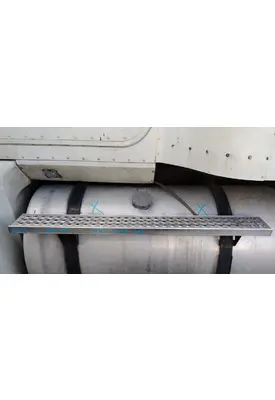 INTERNATIONAL 9200I TANK STEP