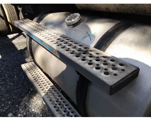 INTERNATIONAL 9200I TANK STEP