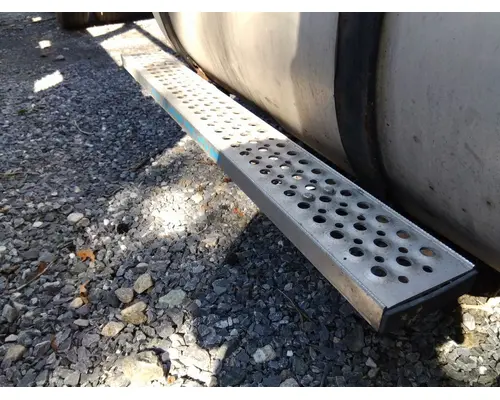 INTERNATIONAL 9200I TANK STEP