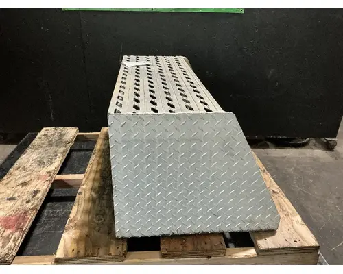 INTERNATIONAL 9200I Tool Box