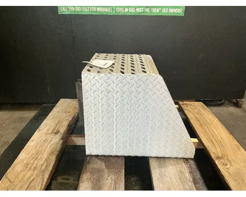 INTERNATIONAL 9200I Tool Box