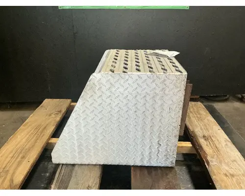 INTERNATIONAL 9200I Tool Box