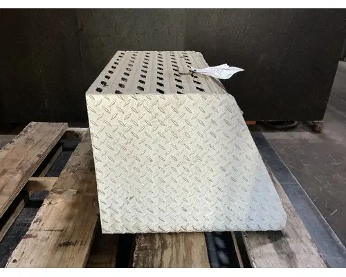 INTERNATIONAL 9200I Tool Box