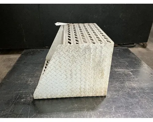 INTERNATIONAL 9200I Tool Box