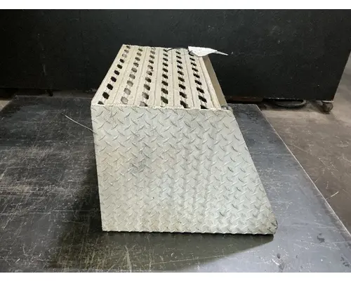 INTERNATIONAL 9200I Tool Box