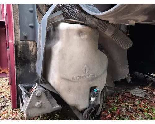 INTERNATIONAL 9200I WINDSHIELD WASHER RESERVOIR