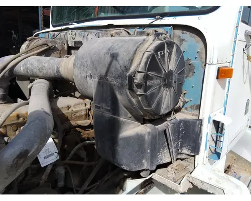 INTERNATIONAL 9200 AIR CLEANER