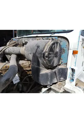 INTERNATIONAL 9200 AIR CLEANER