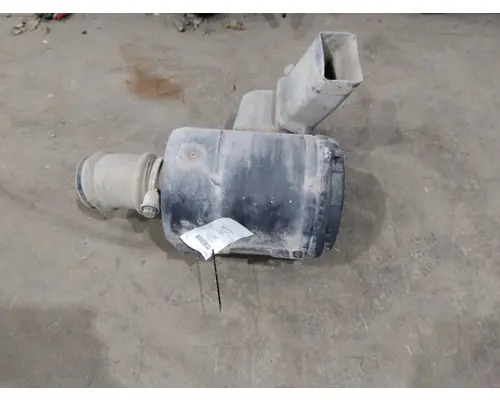 INTERNATIONAL 9200 AIR CLEANER