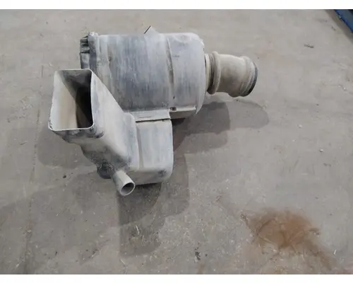 INTERNATIONAL 9200 AIR CLEANER
