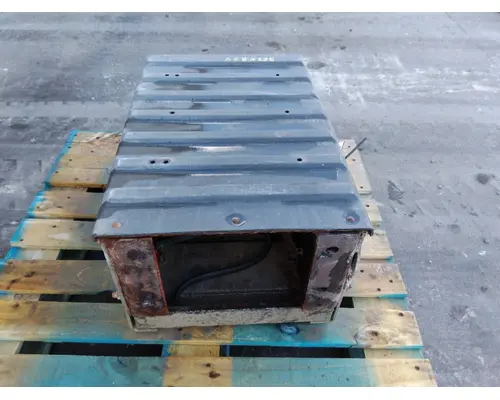 INTERNATIONAL 9200 BATTERY BOX