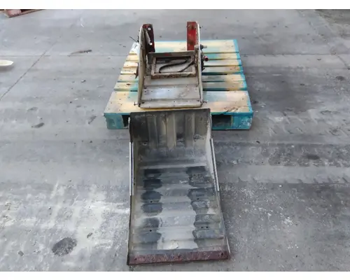 INTERNATIONAL 9200 BATTERY BOX