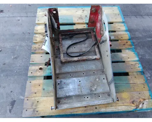 INTERNATIONAL 9200 BATTERY BOX