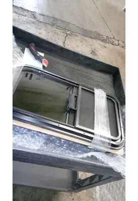 INTERNATIONAL 9200 Back Glass