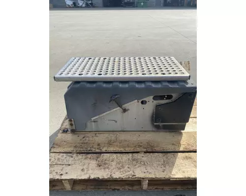 INTERNATIONAL 9200 Battery Box