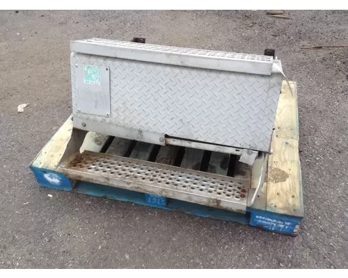 INTERNATIONAL 9200 Battery Box