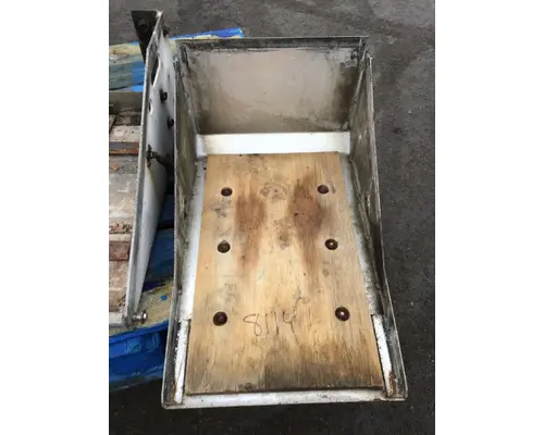 INTERNATIONAL 9200 Battery Box
