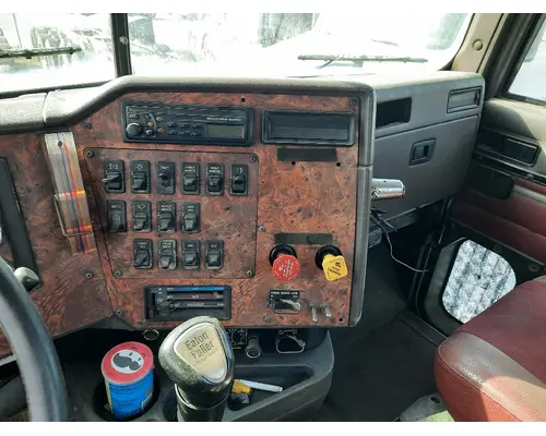 INTERNATIONAL 9200 CAB