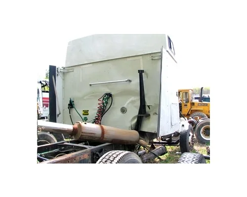 INTERNATIONAL 9200 Cab Clip