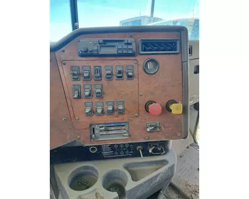 INTERNATIONAL 9200 Cab Misc.