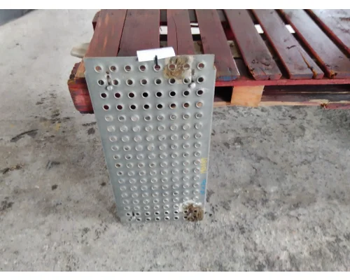 INTERNATIONAL 9200 DECK (CATWALK) STEP