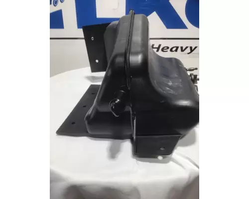 INTERNATIONAL 9200 DEF Tank