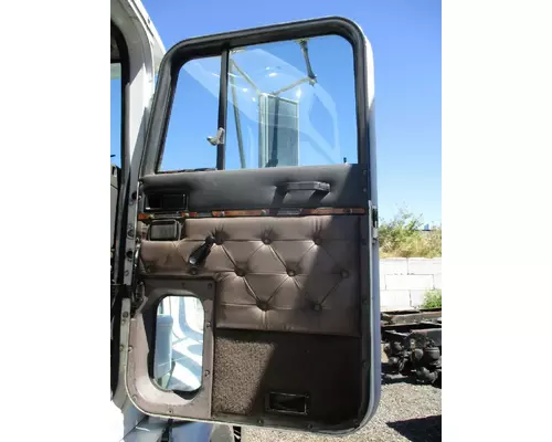 INTERNATIONAL 9200 DOOR ASSEMBLY, FRONT