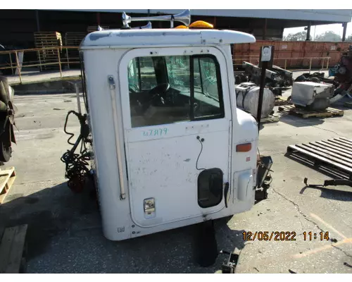 INTERNATIONAL 9200 DOOR ASSEMBLY, FRONT