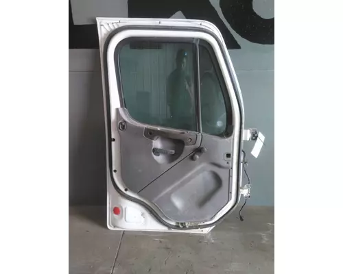 INTERNATIONAL 9200 DOOR ASSEMBLY, FRONT